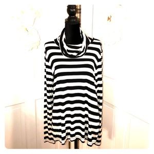 Cable & Gauge  NWOT Women’s Stripe Tunic